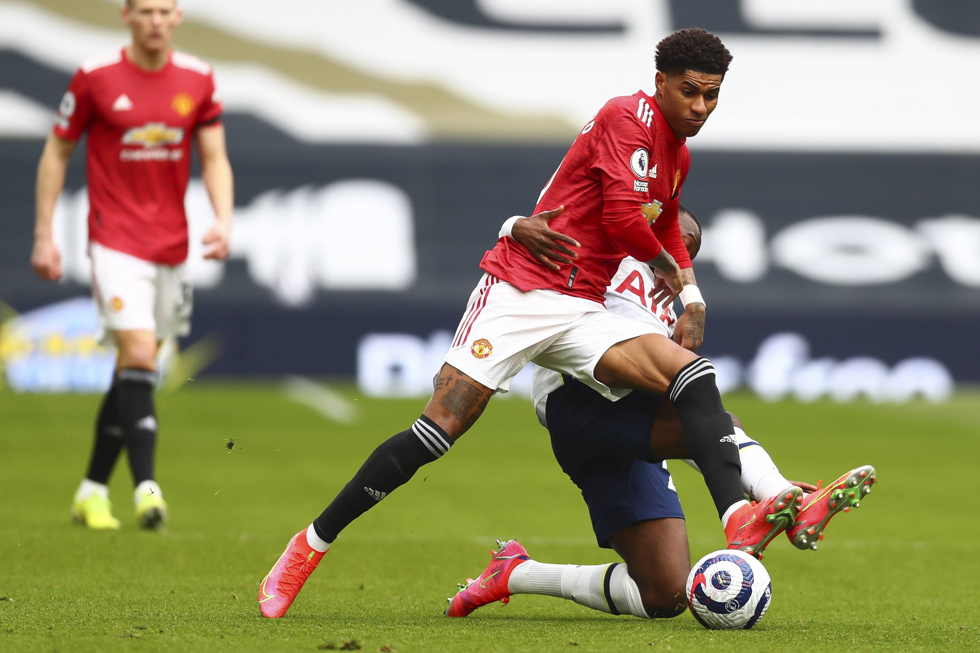 而介入他国 而介入他国